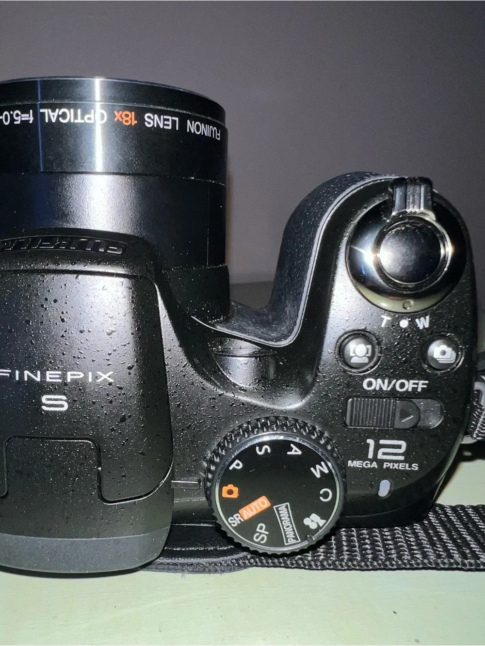 Fujifilm FinePix S2500HD 12MP with 18x Optical Dual Image Stabilized Zoom